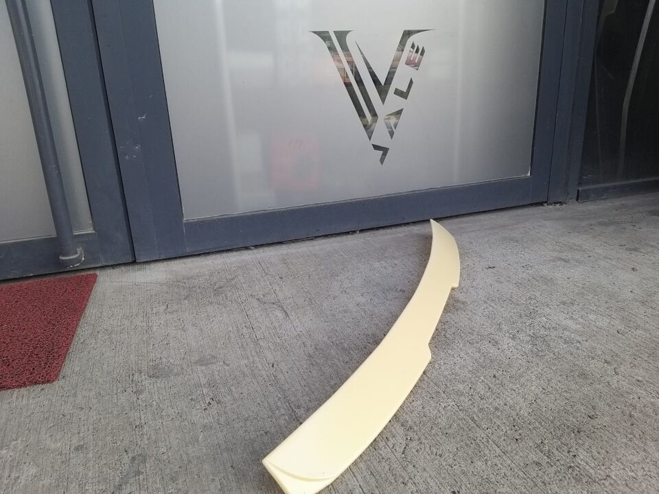 BMW 5 SERİSİ ARKA CAM ÜSTÜ SPOYLERİ E60 YAN SANAYİ