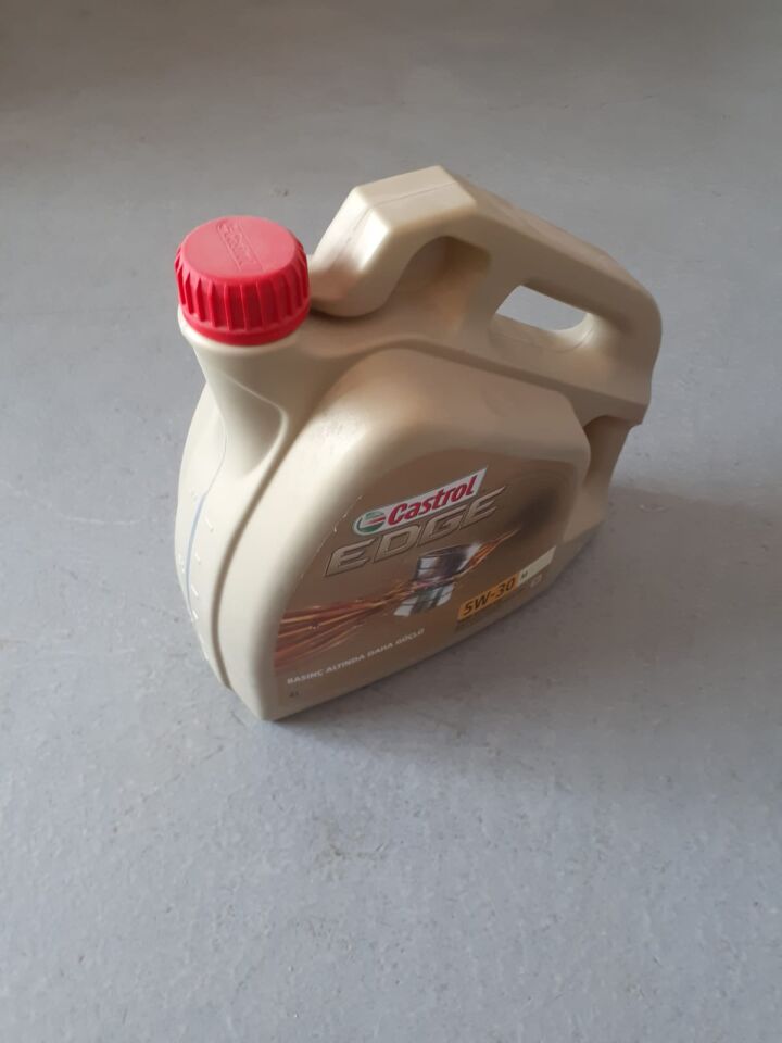 BMW MOTOR YAĞI 5W-30 EDGE 4 LİTRE TÜM MODELLER CASTROL