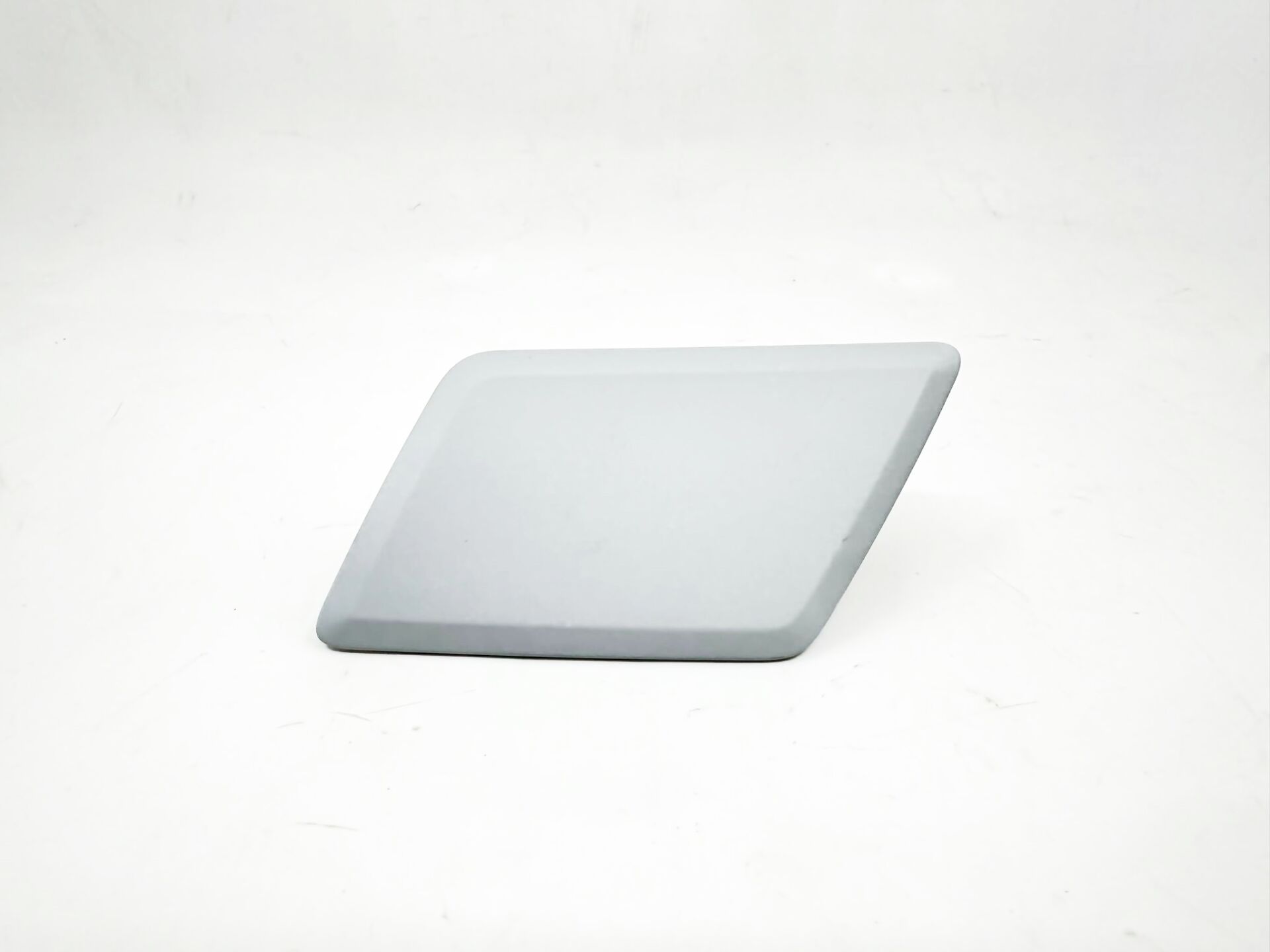 BMW X1 SERİSİ FAR FİSKİYE KAPAĞI L E84 YAN SANAYİ