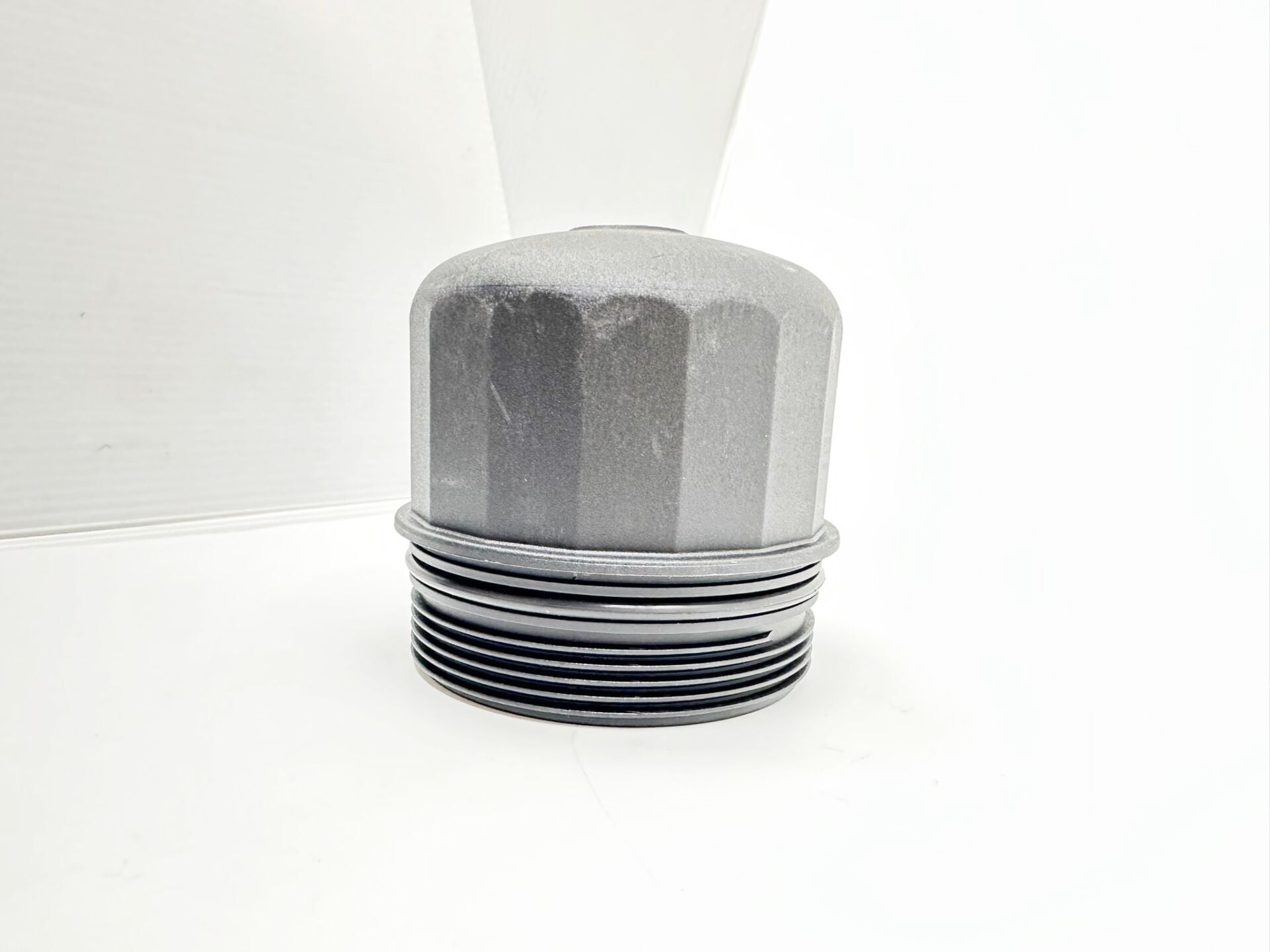 BMW 5 SERİSİ YAĞ FİLTRE KAPAĞI F10 YAN SANAYİ