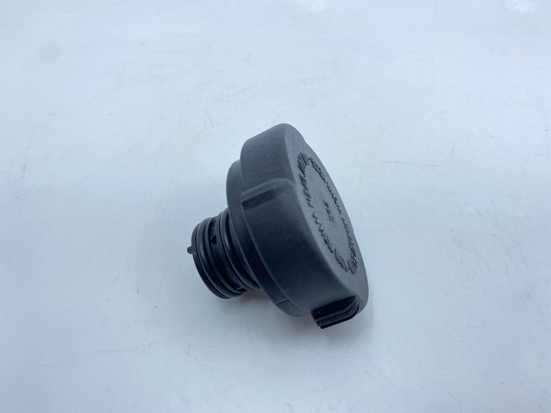 BMW 3-5 SERİSİ RADYATÖR KAPAĞI 2,0 BAR E39.E46.E36.E60.F10 FEBİ