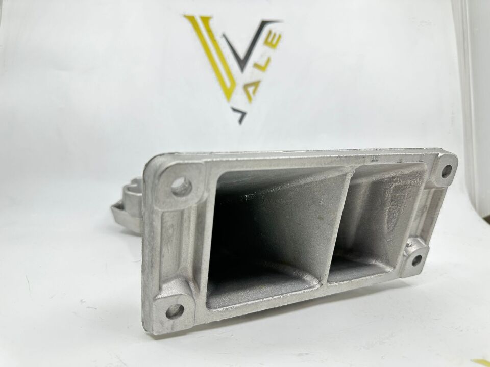 BMW 5 SERİSİ MOTOR KULAĞI - R - ALUMİNYUM E39 ORJİNAL