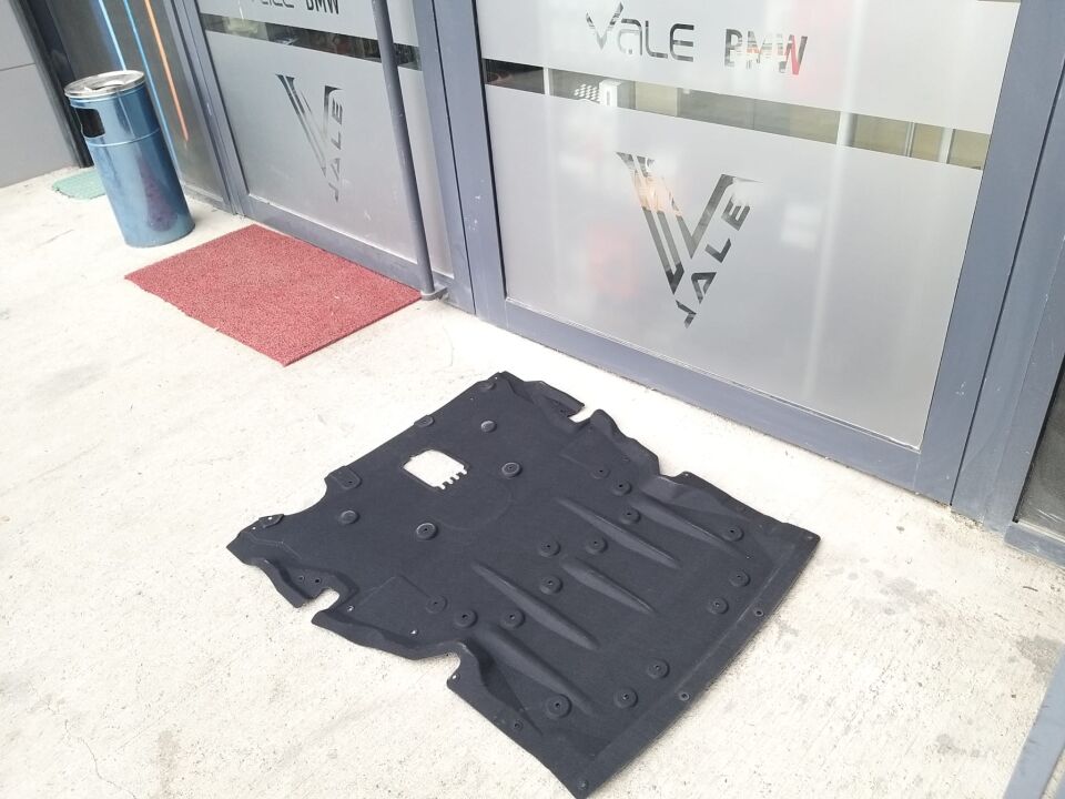 BMW 1-3 SERİSİ MOTOR ALT MUHAFAZA BAKALİTİ - KEÇE - F20.F30 YAN SANAYİ