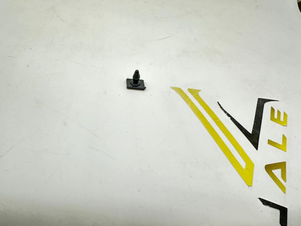 BMW 3 SERİSİ KLİPS ÇITA - KARE - SİYAH E36 YAN SANAYİ