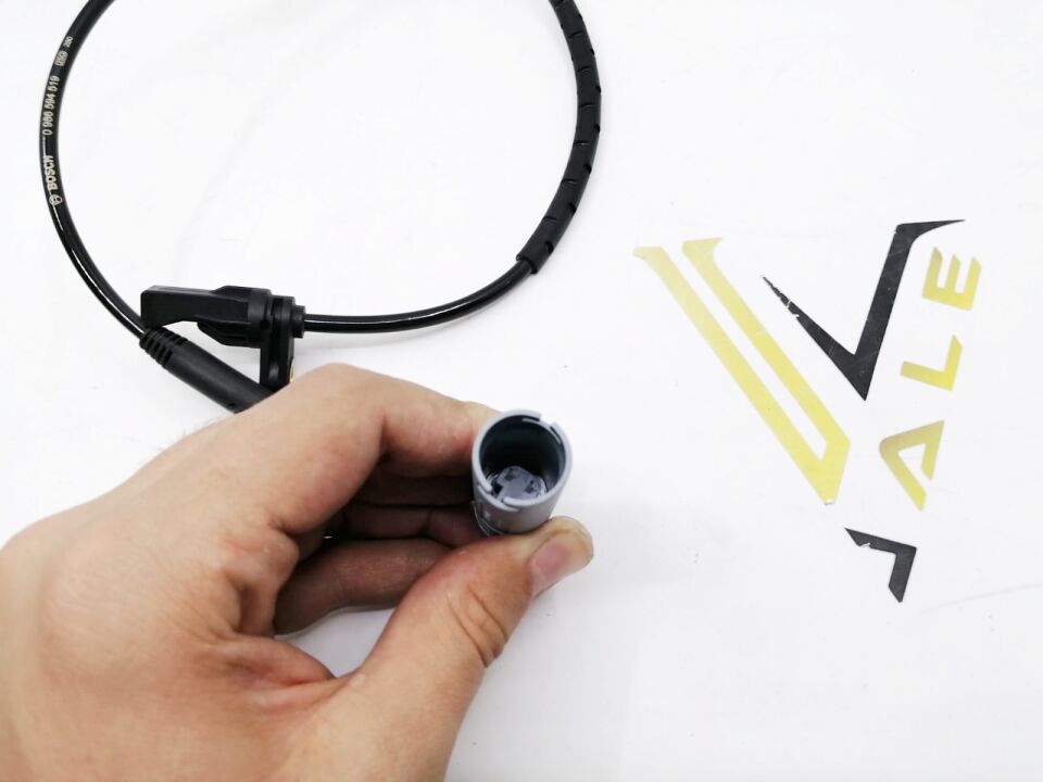 BMW 1-3 SERİSİ ÖN ABS SENSÖRÜ DSC E87.E90 BOSCH