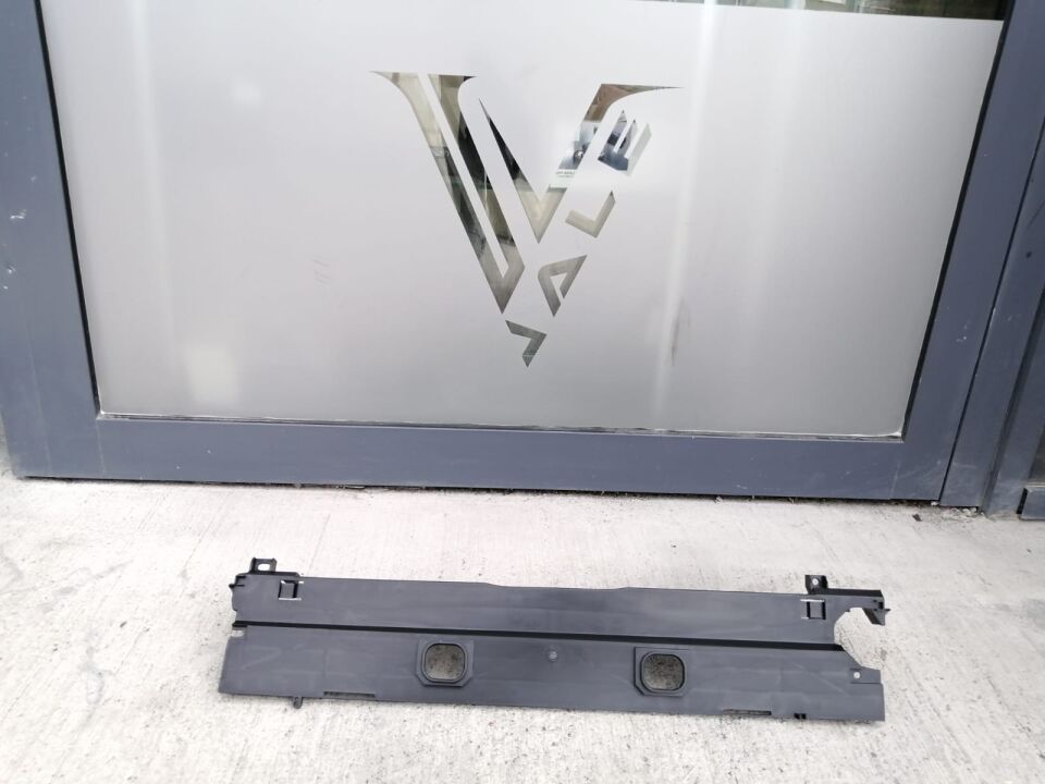 BMW 5 SERİSİ RADYATÖR ÜST KAPAĞI F10 YAN SANAYİ