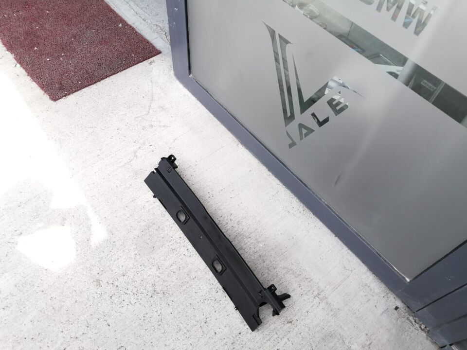 BMW 5 SERİSİ RADYATÖR ÜST KAPAĞI F10 YAN SANAYİ