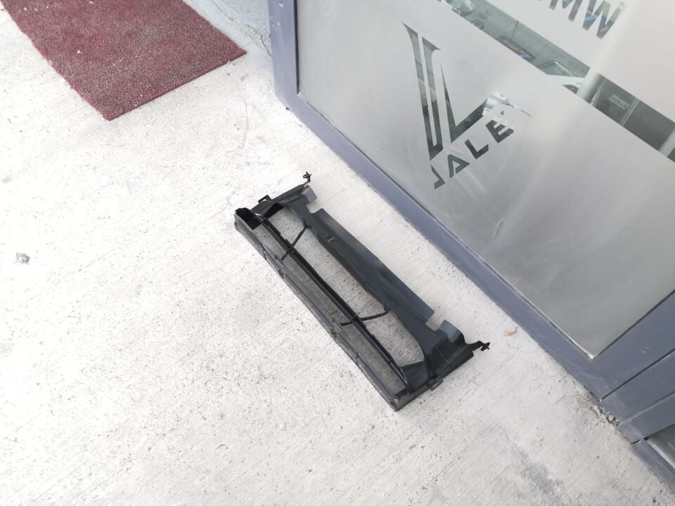 BMW 1-3 SERSİ ÖN HAVALANDIRMA ALT BAKALİTİ F20.F30 YAN SANAYİ