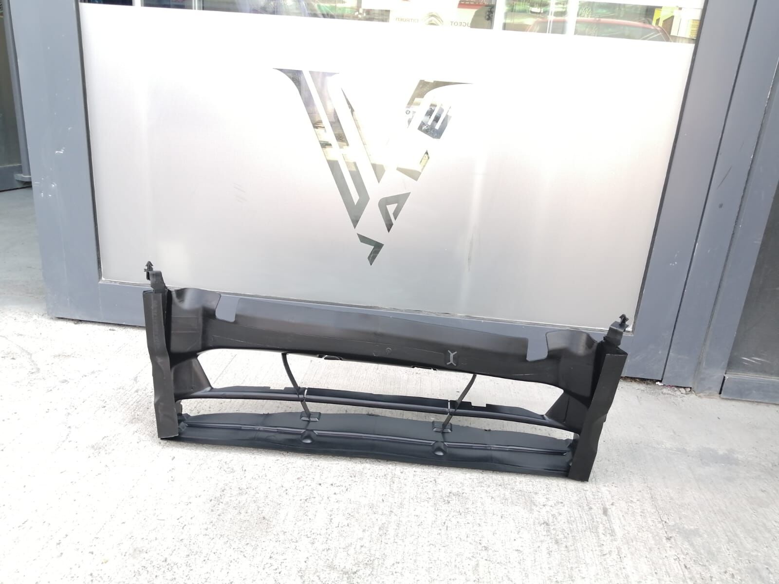 BMW 1-3 SERSİ ÖN HAVALANDIRMA ALT BAKALİTİ F20.F30 YAN SANAYİ