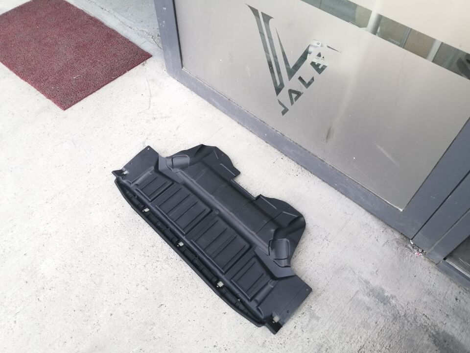 BMW X5 SERİSİ MOTOR ALT MUHAFAZA BAKALİTİ E53.M57N YAN SANAYİ