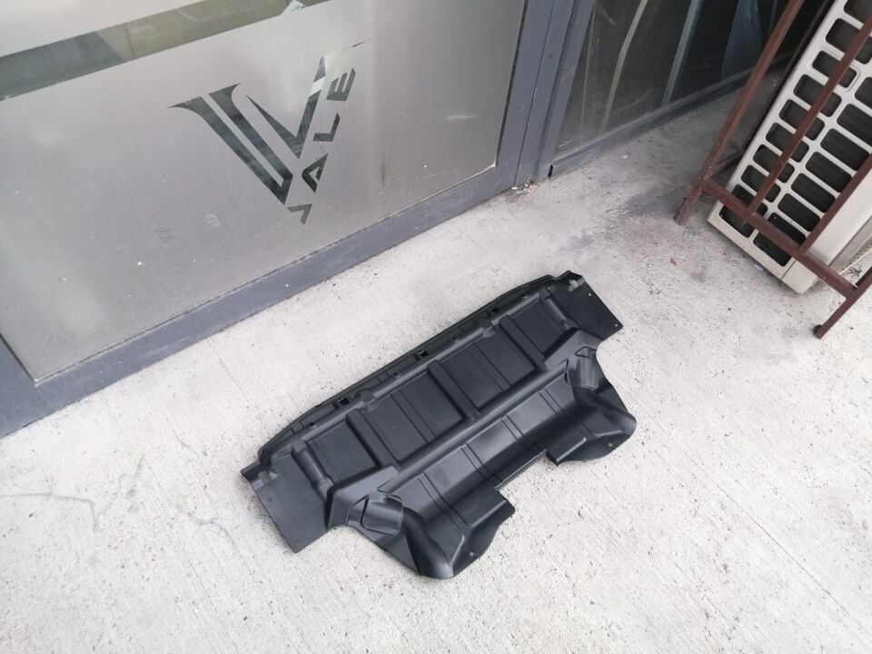 BMW X5 SERİSİ MOTOR ALT MUHAFAZA BAKALİTİ E53.M57N YAN SANAYİ