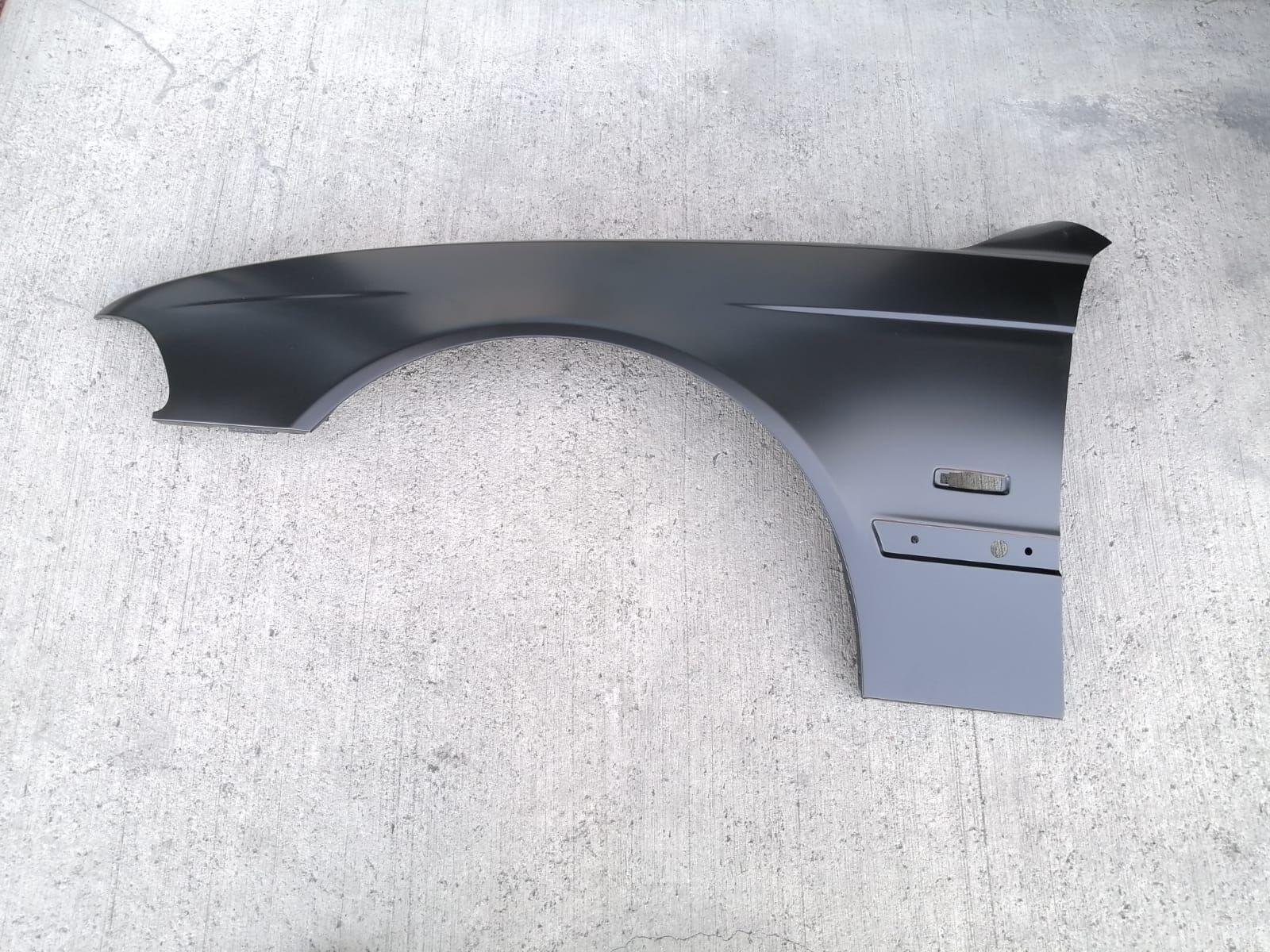 BMW 5 SERİSİ ÖN ÇAMURLUK - L - DELİKLİ - E39 YAN SANAYİ