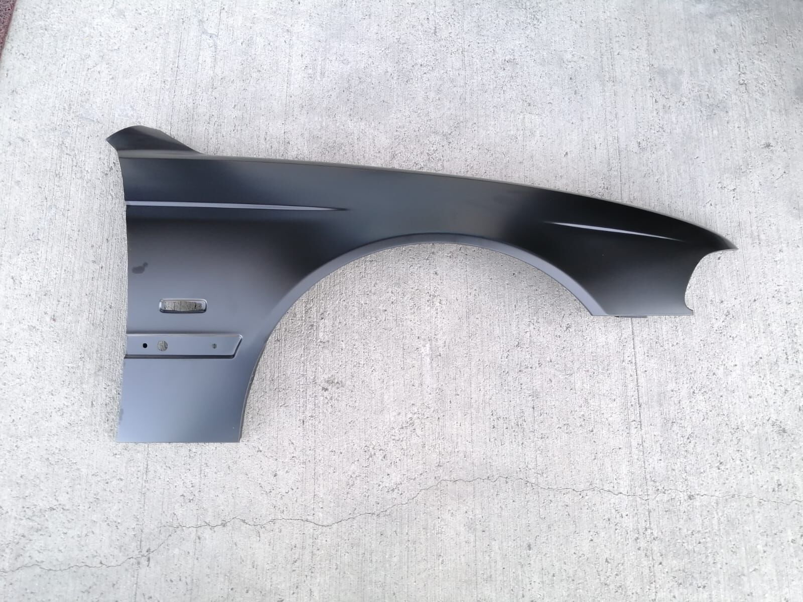 BMW 5 SERİSİ ÖN ÇAMURLUK - R - DELİKLİ - E39 YAN SANAYİ