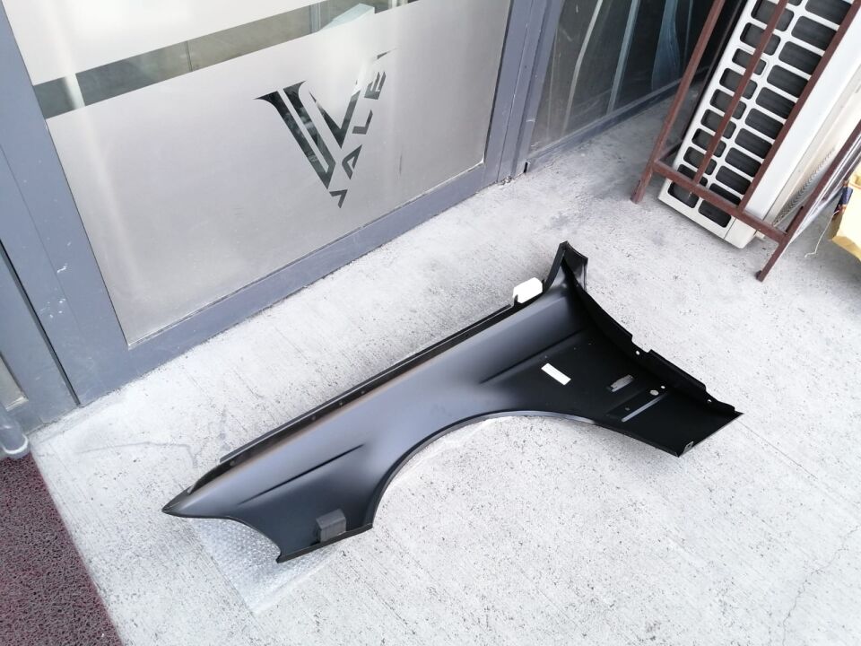 BMW 5 SERİSİ ÖN ÇAMURLUK - R - DELİKLİ - E39 YAN SANAYİ