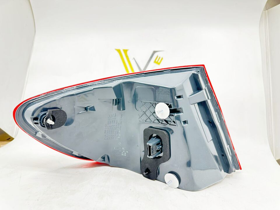 BMW 5 SERİSİ DIŞ STOP LAMBASI - R - F10 YAN SANAYİ