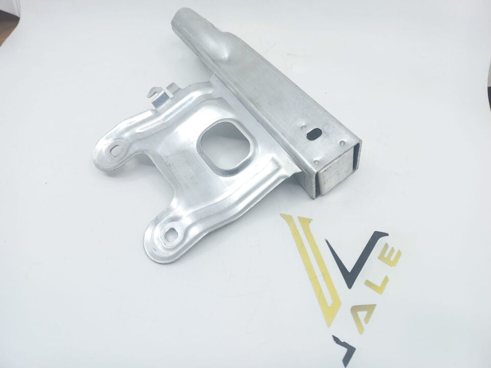 BMW 1-3 SERİSİ ÖN TAMPON AYAĞI - L - F20 F30 YAN SANAYİ
