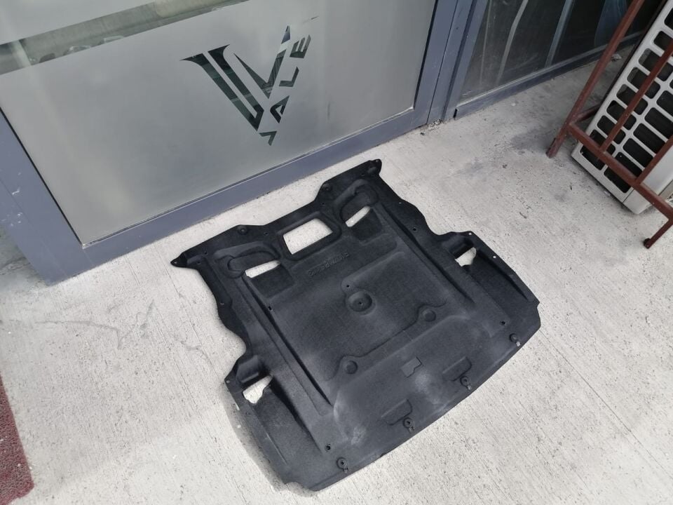 BMW 5 SERİSİ MOTOR ALT MUHAFAZA BAKALİTİ - KEÇE - F10 YAN SANAYİ