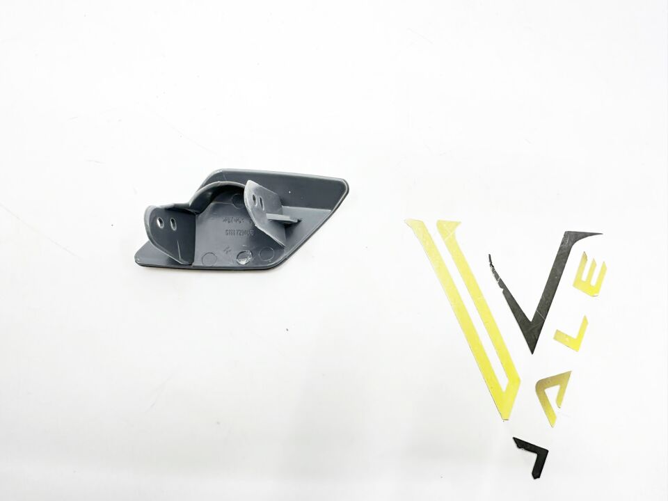 BMW 4 SERİSİ FAR YIKAMA KAPAĞI - R - F32.F33.F36 YAN SANAYİ