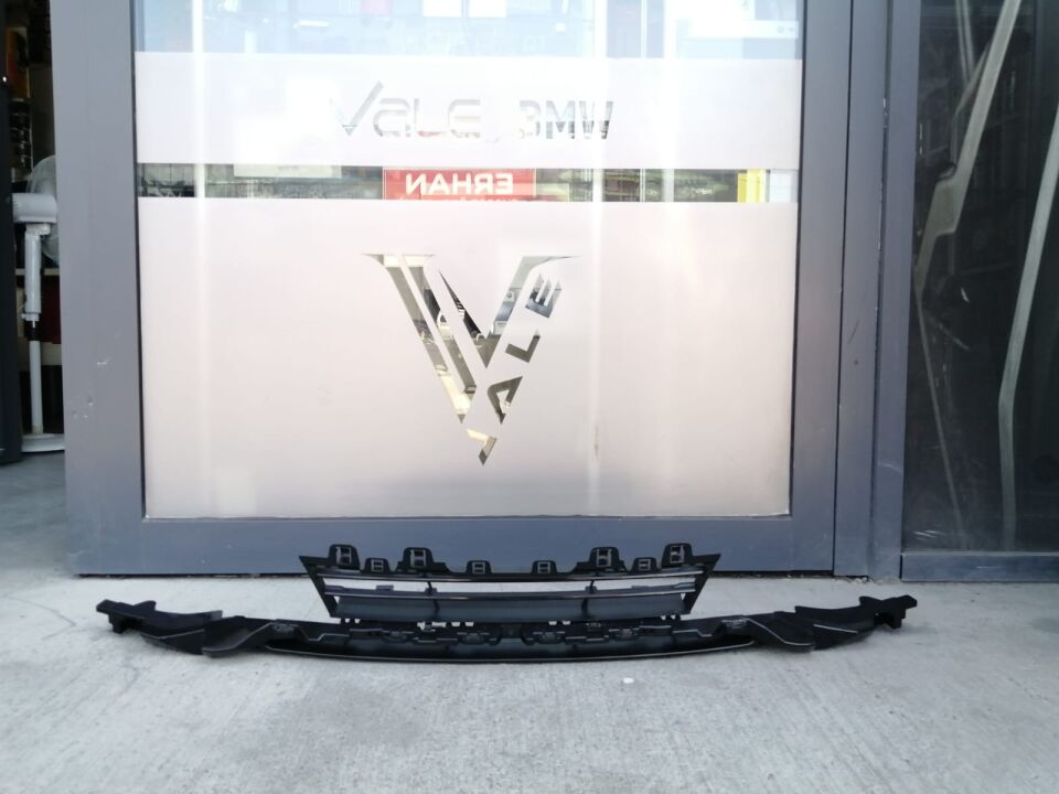 BMW 3 SERİSİ ORTA IZGARA F30 LCİ YAN SANAYİ