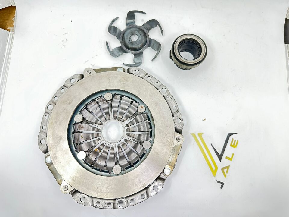 BMW 3-5 SERİSİ DEBRİYAJ SETİ E39.E46.520d.N42.M47 LUK