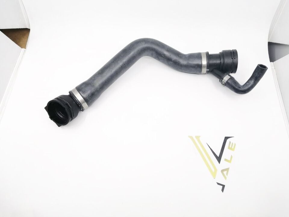 BMW 5 SERİSİ RADYATÖR ALT HORTUMU E60.520d YAN SANAYİ