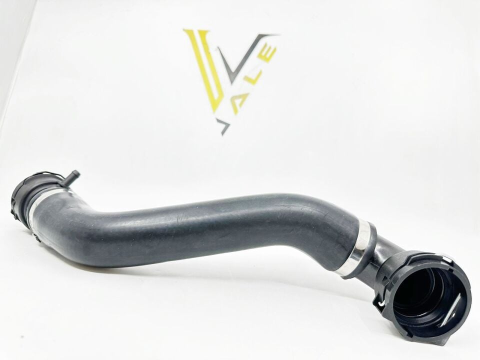 BMW 1 SERİSİ RADYATÖR ÜST HORTUMU E87.LCI YAN SANAYİ