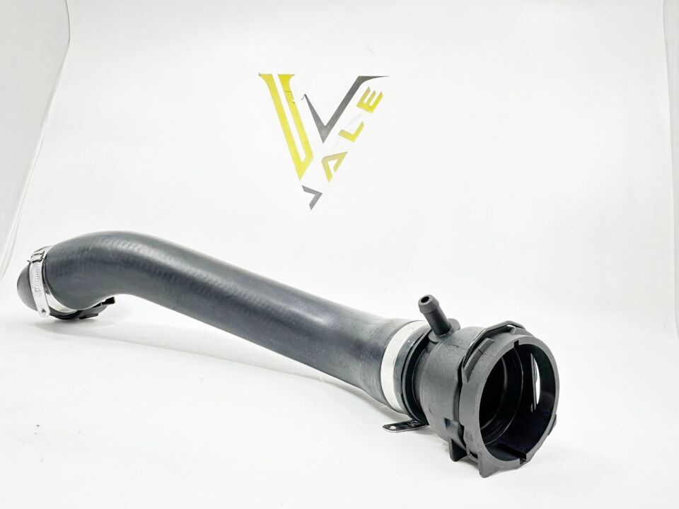 BMW 1 SERİSİ RADYATÖR ÜST HORTUMU E87.LCI YAN SANAYİ