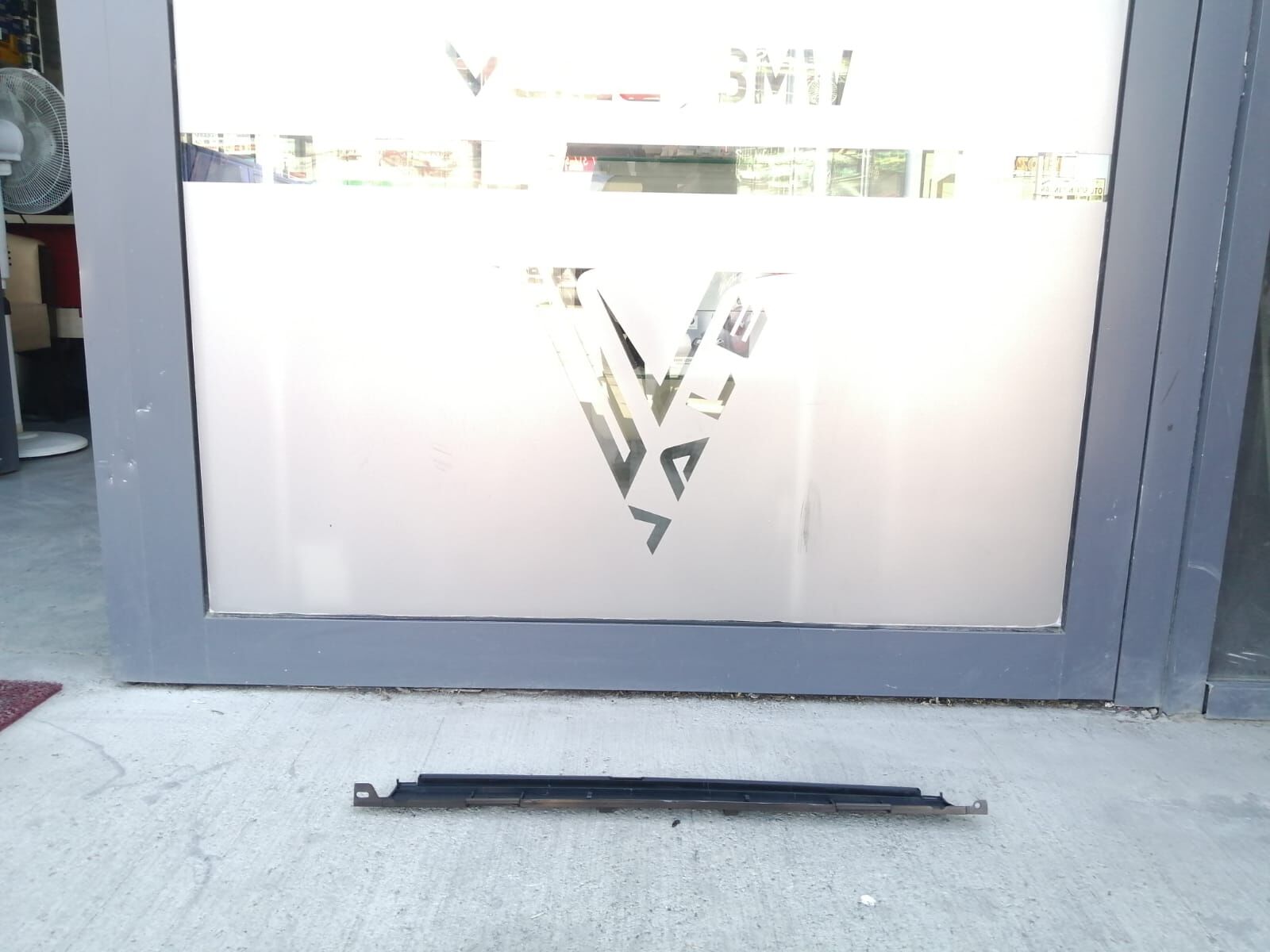 BMW 1-3 SERİSİ RADYATÖR ÜST BAKALİTİ F20.F30 YAN SANAYİ