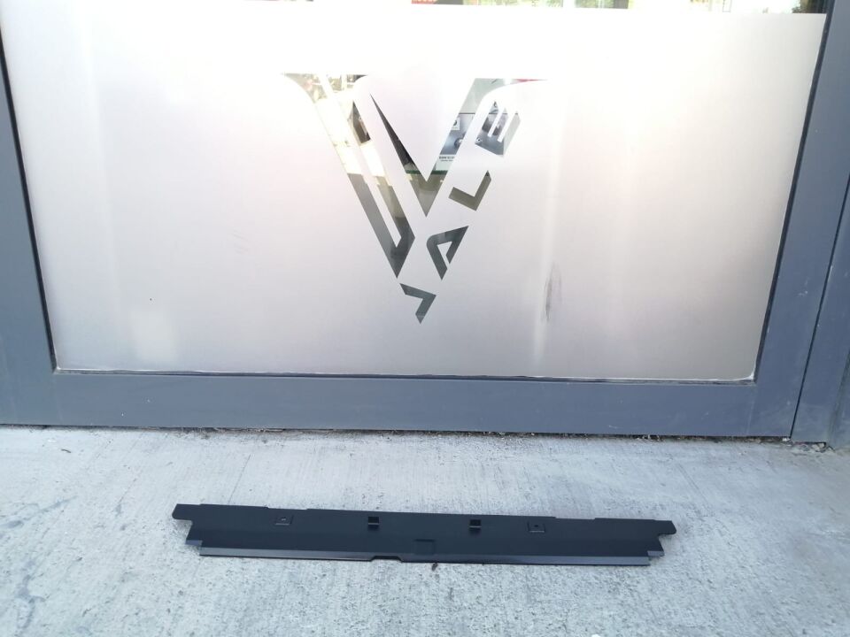 BMW 1-3 SERİSİ RADYATÖR ÜST BAKALİTİ F20.F30 YAN SANAYİ