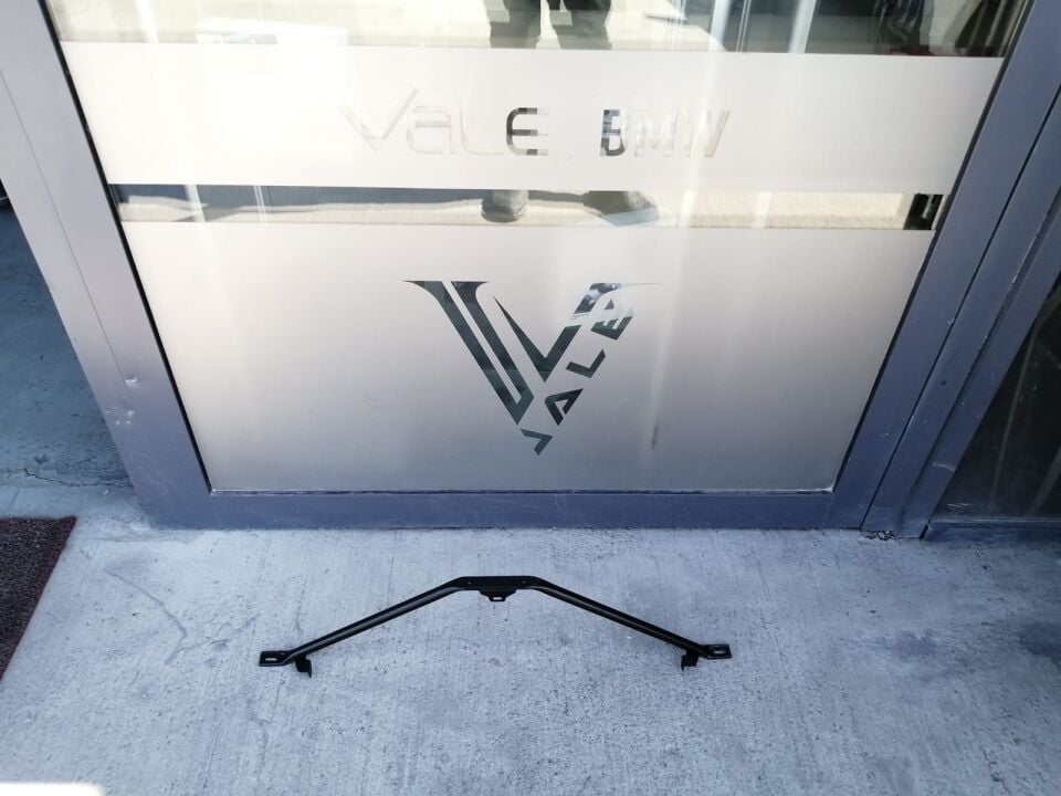 BMW 5-7 SERİSİ ÖN PANEL V BAĞLANTISI E60.E65 YAN SANAYİ