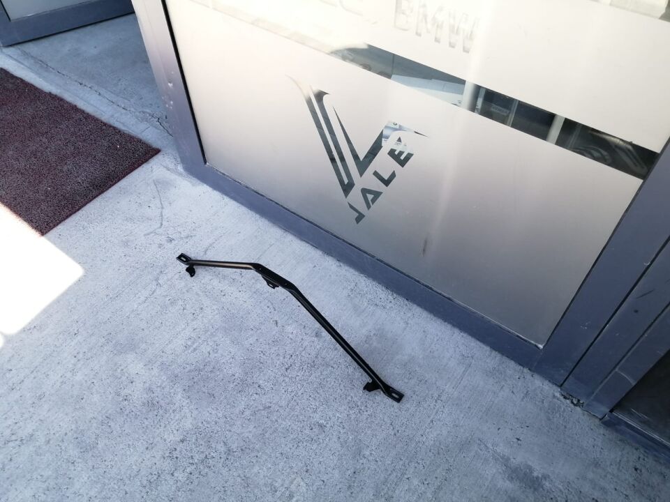 BMW 5-7 SERİSİ ÖN PANEL V BAĞLANTISI E60.E65 YAN SANAYİ