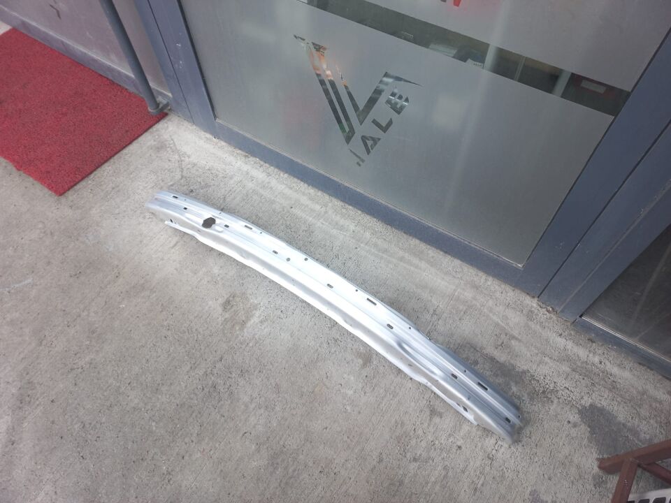 BMW 3 SERİSİ ÖN TAMPON İÇ DEMİRİ METAL E46 YAN SANAYİ