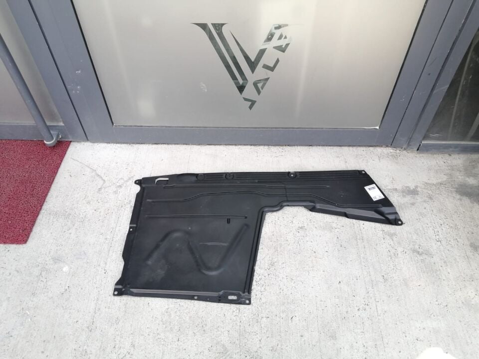 BMW 1-3 SERİSİ MARŞPİYEL ALT KAPLAMASI F20.F30 YAN SANAYİ