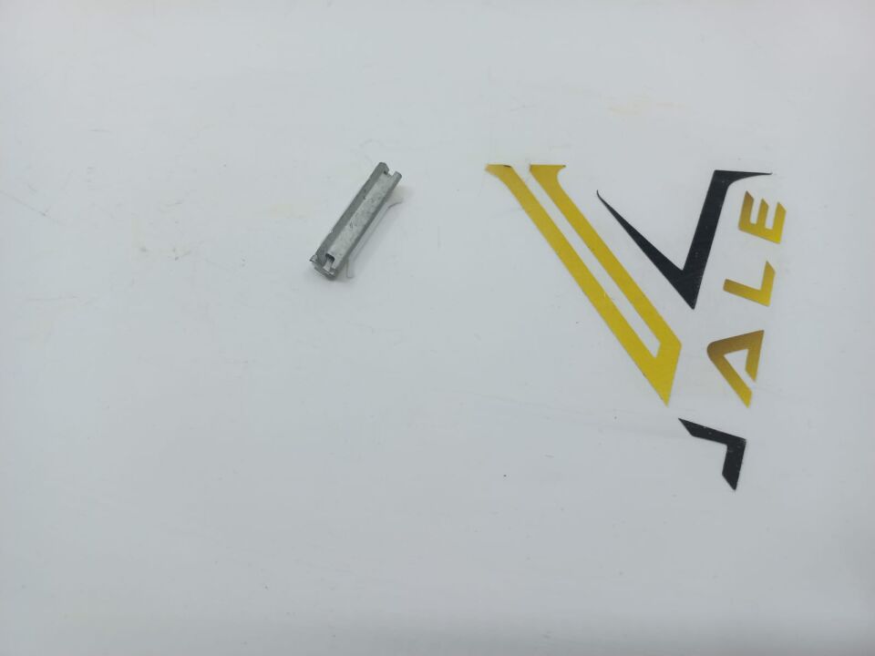 BMW 5-X5 SERİSİ ÖN CAM ÇITA KLİPSİ E60.E70 YAN SANAYİ