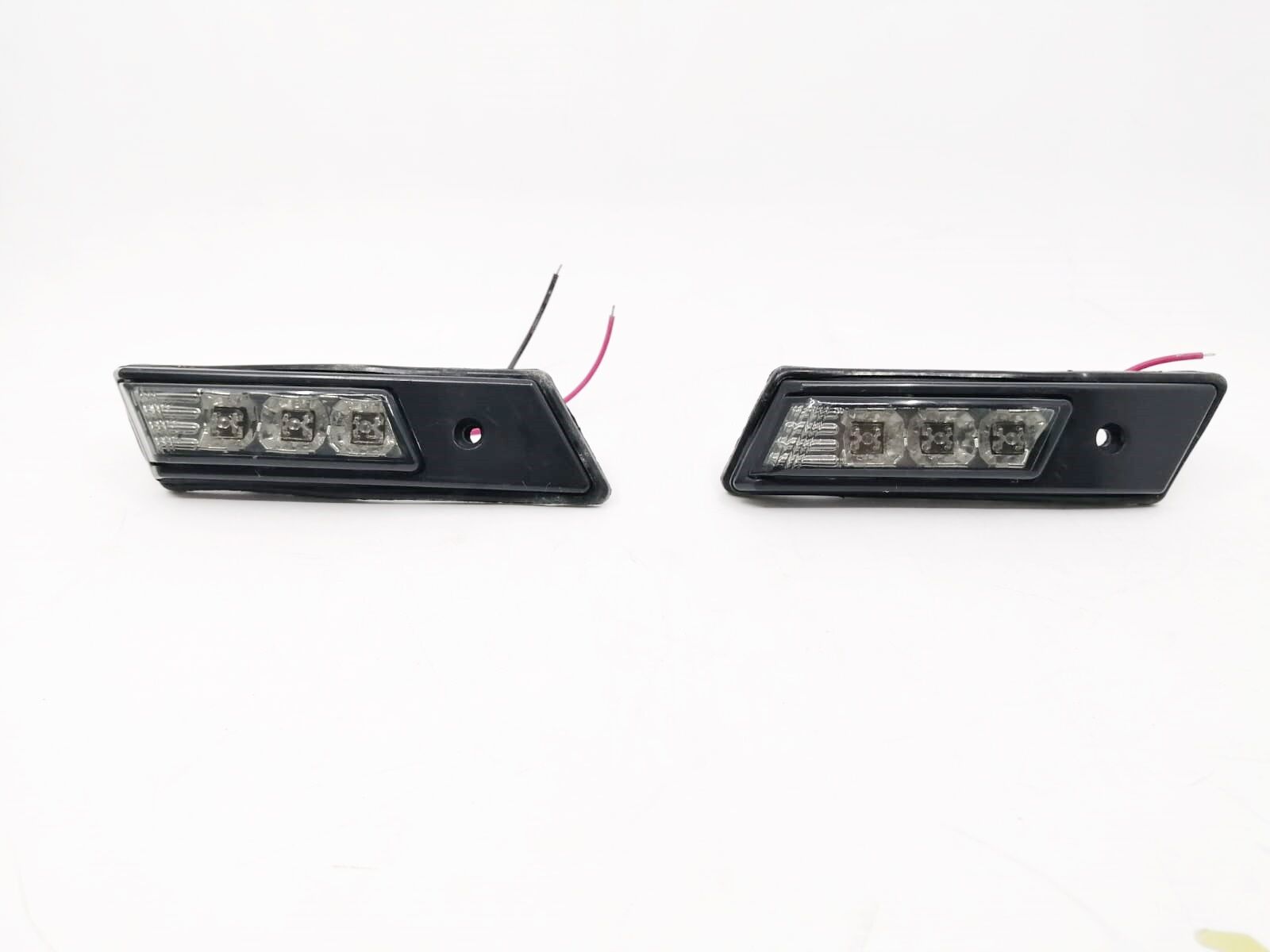 BMW 3 SERİSİ ÇAMURLUK SİNYALİ FÜME  - LEDLİ - TAKIM - E36.09/96- YAN SANAYİ