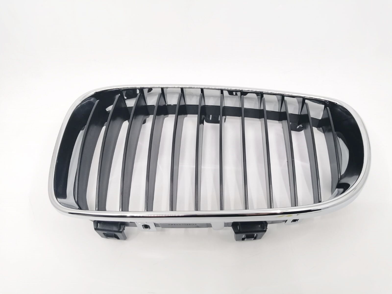 BMW 1 SERİSİ ÖN PANJUR - L - DIŞI KROM İÇİ SİYAH - E87.LCI YAN SANAYİ