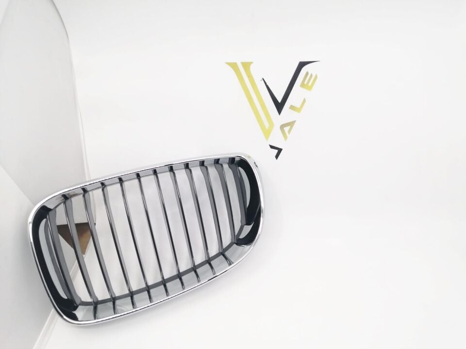 BMW 1 SERİSİ ÖN PANJUR - L - DIŞI KROM İÇİ SİYAH - E87.LCI YAN SANAYİ