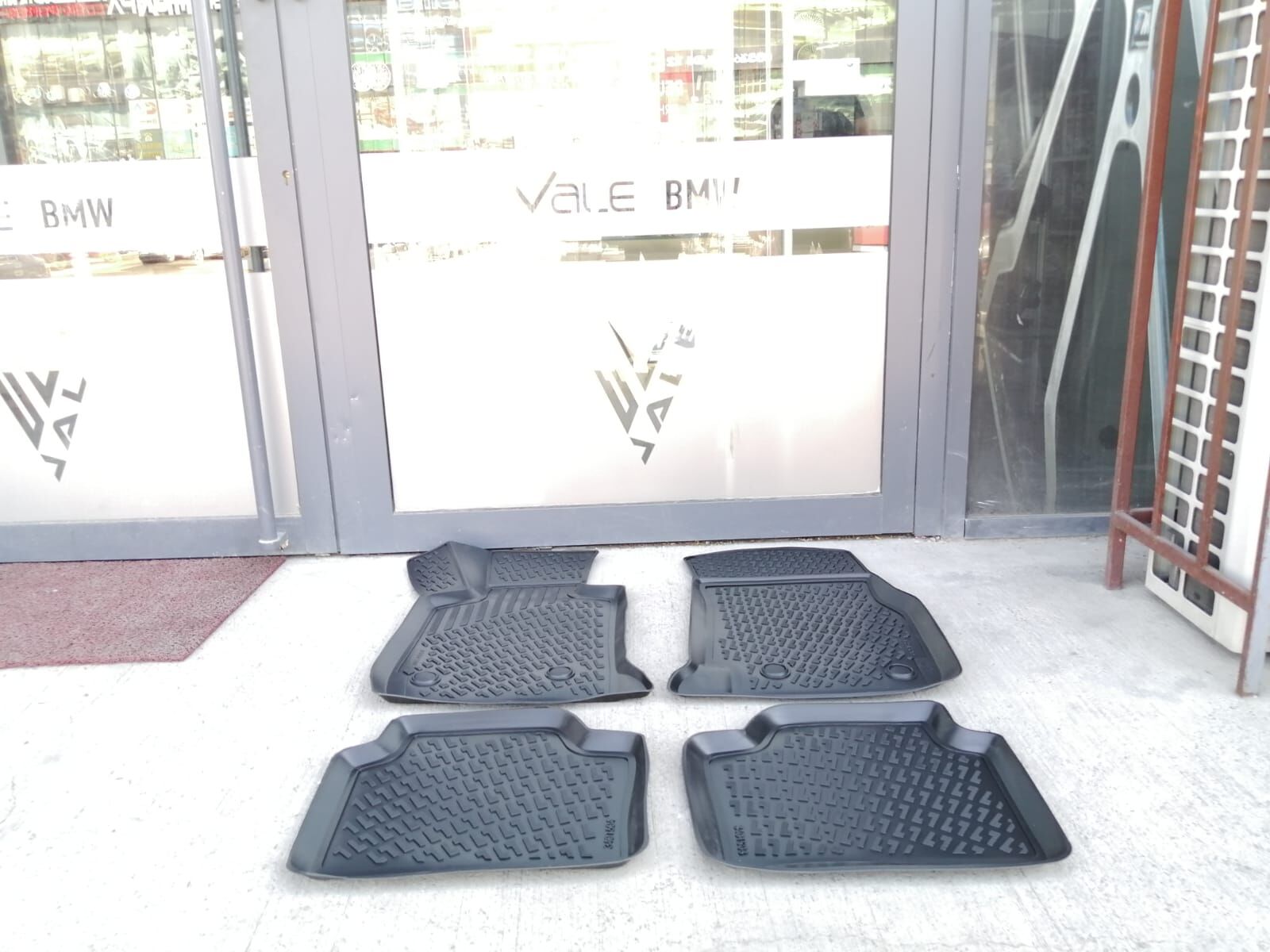 BMW 3 SERİSİ PASPAS TAKIMI - SİYAH - 3D HAVUZLU E90.F30.E92 YAN SANAYİ