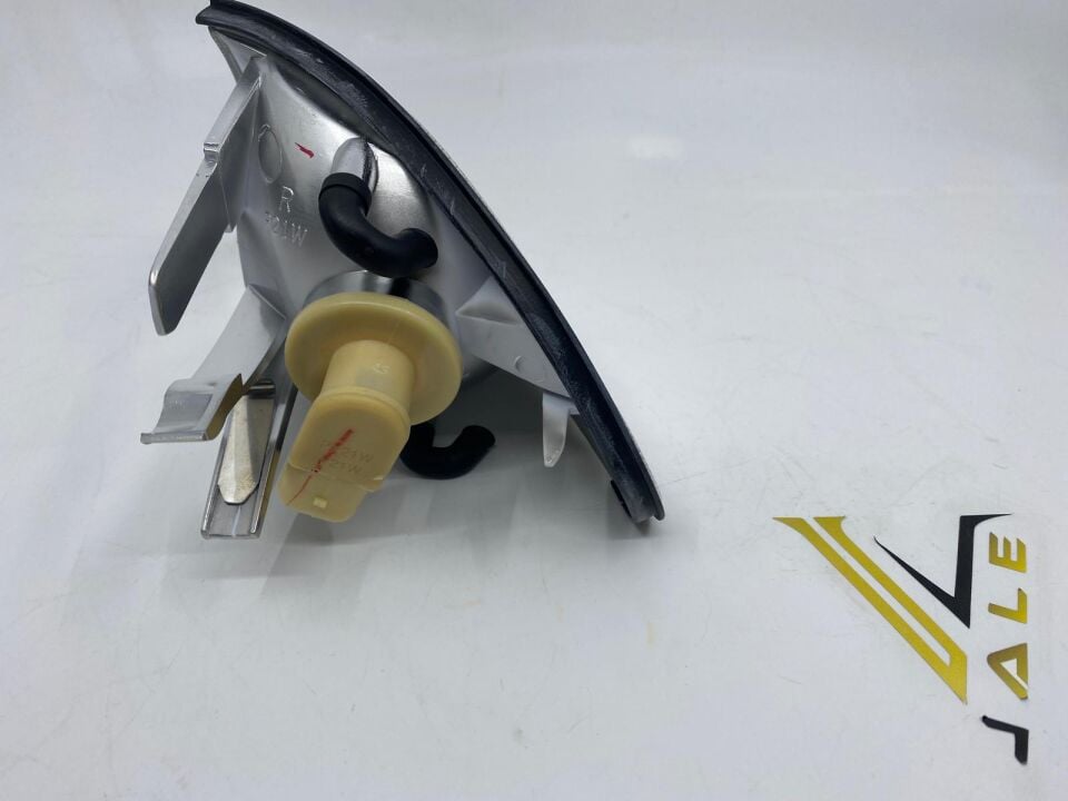 BMW 3 SERİSİ ÖN SİNYAL LAMBASI - R - SAĞ - BEYAZ - E46/4 YAN SANAYİ