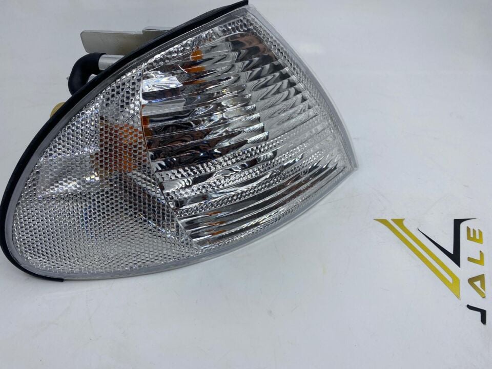 BMW 3 SERİSİ ÖN SİNYAL LAMBASI - R - SAĞ - BEYAZ - E46/4 YAN SANAYİ