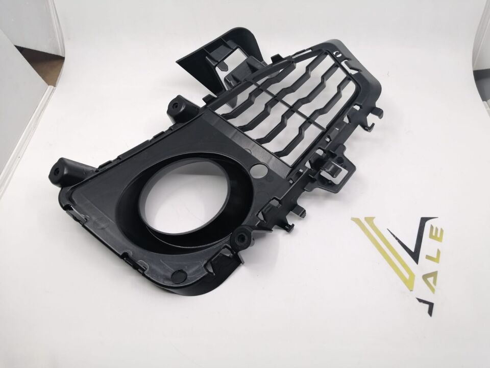 BMW 4 SERİSİ SİS FAR ÇERÇEVESİ - R - AÇIK F32.F33.F36 YAN SANAYİ