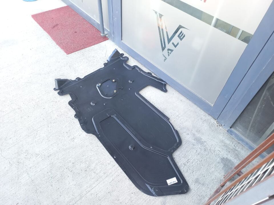 BMW 5 SERİSİ ŞANZUMAN ALT MUHAFAZA BAKALİTİ E60 YAN SANAYİ