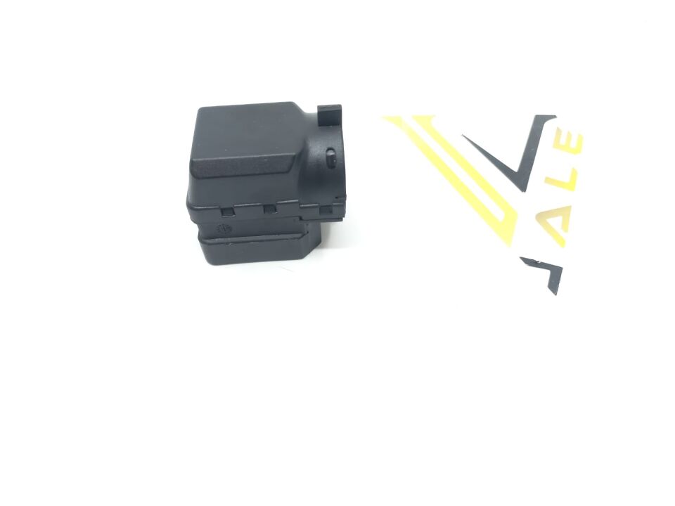 BMW 3-5 SERİSİ KONTAK SOKETİ E38.E39.E46.X5.Z4 YAN SANAYİ