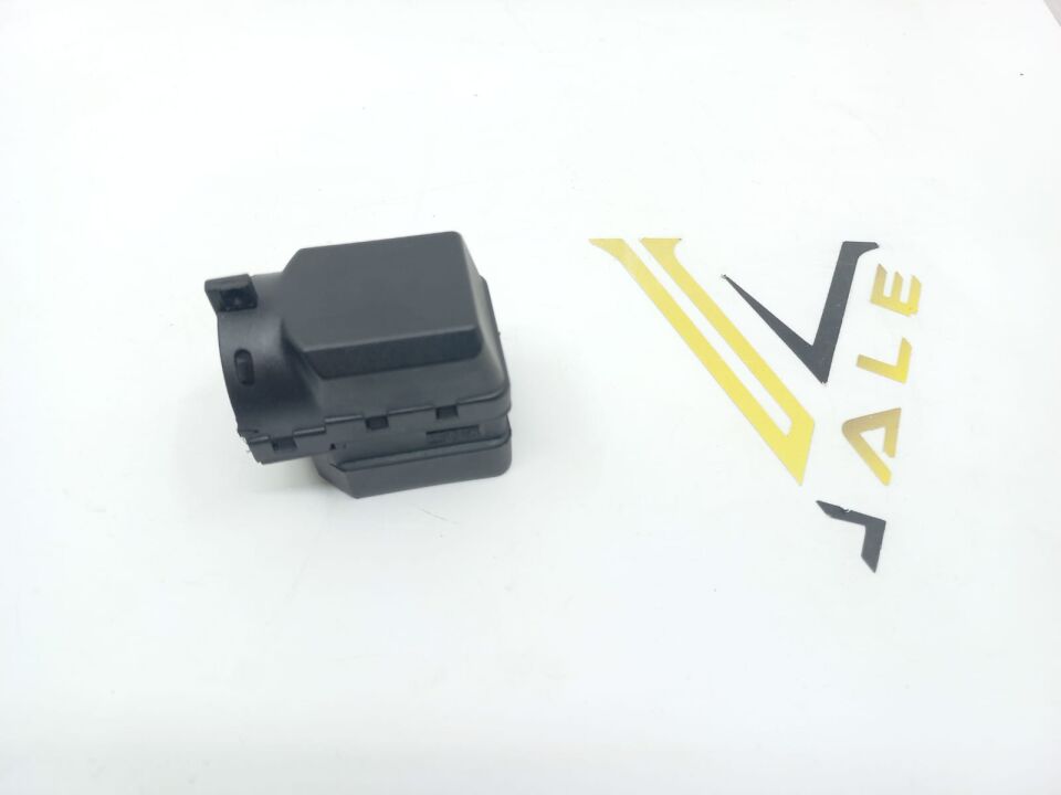 BMW 3-5 SERİSİ KONTAK SOKETİ E38.E39.E46.X5.Z4 YAN SANAYİ