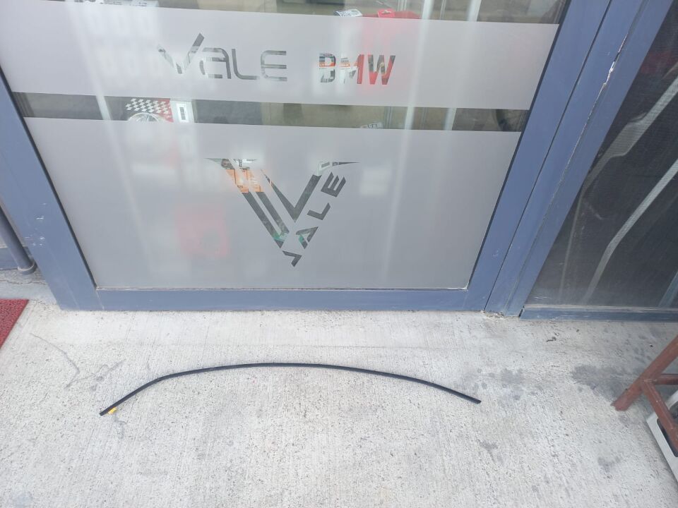 BMW 3 SERİSİ ÖN CAM ÜST LASTİĞİ E90 ORJ