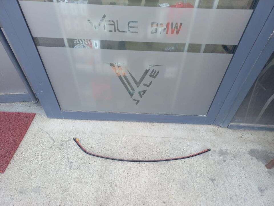 BMW 3 SERİSİ ÖN CAM ÜST LASTİĞİ E90 ORJ