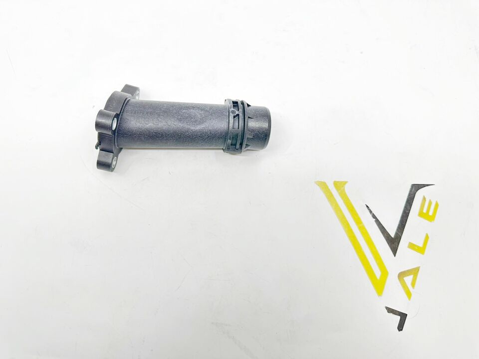 BMW 1 SERİSİ BAĞLANTI AÇI PARÇASI SU FLANŞI F20.F30 ORJİNAL