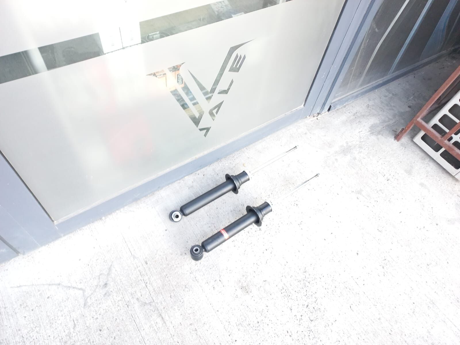 BMW 5 SERİSİ ARKA AMORTİSÖR E39 YAN SANAYİ 2 Lİ