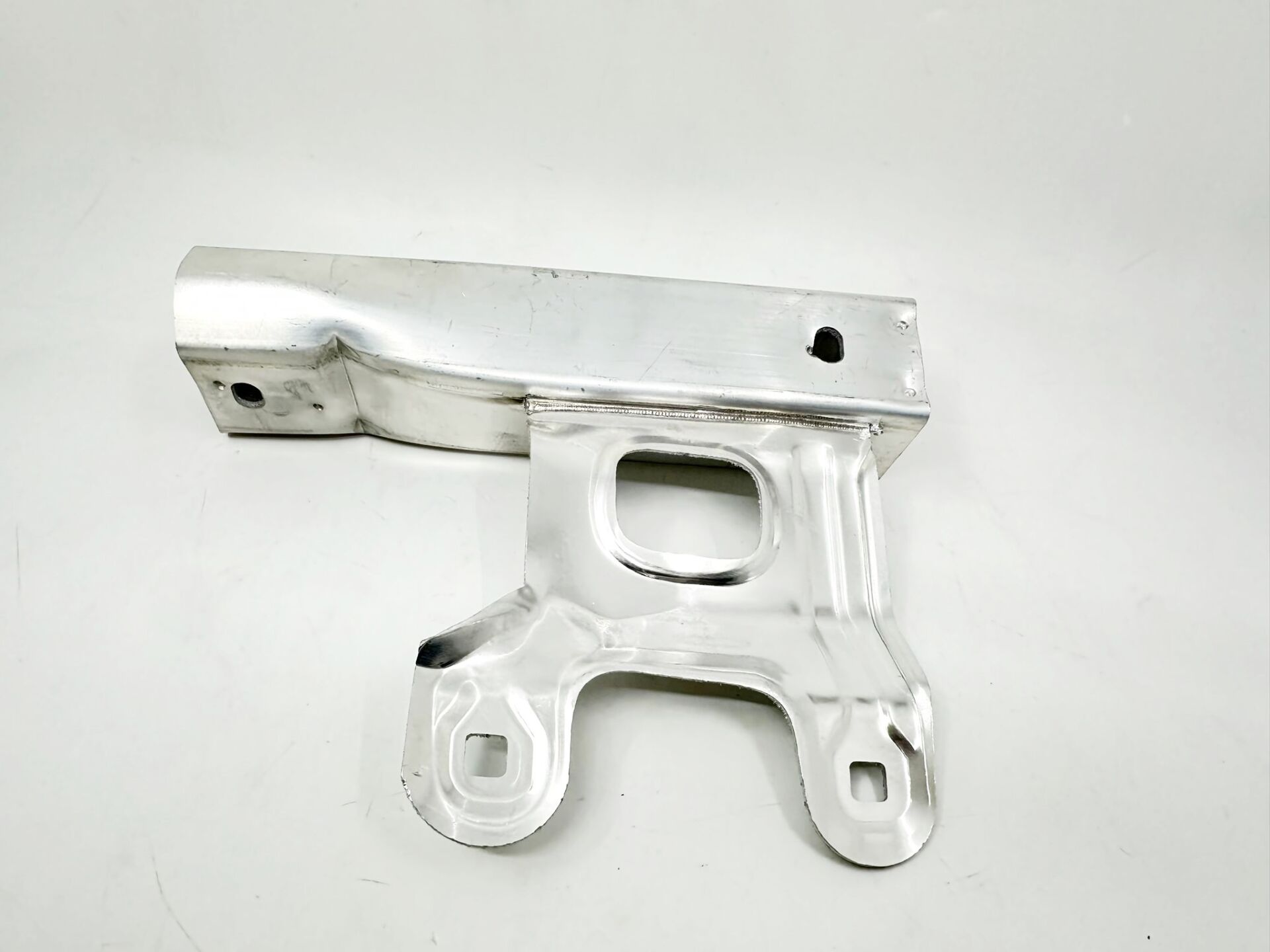 BMW 1-3 SERİSİ ÖN TAMPON BAĞLANTI AYAĞI - L - M F20.F30.F32 YAN SANAYİ