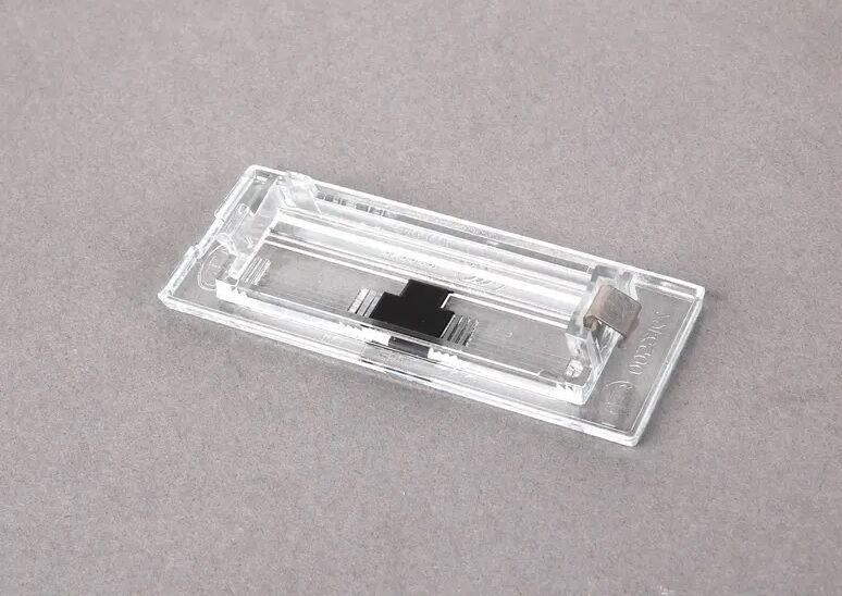 BMW X3 SERİSİ PLAKA AYDINLATMA CAMI X3.X5.>09/01 ORJİNAL